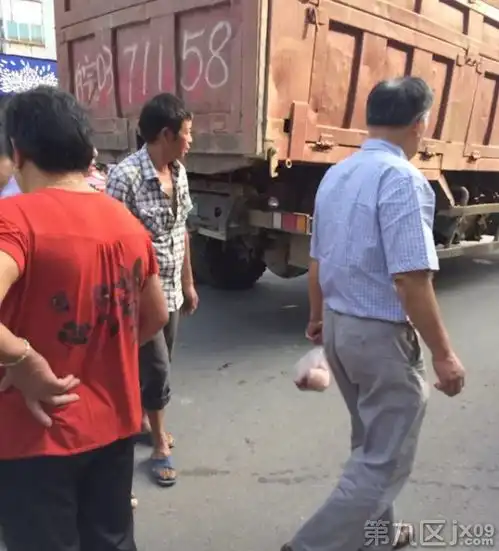 余新工程车又出事故,8岁男孩当场被撞死