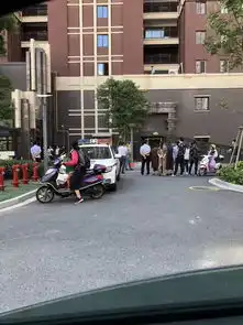 今天上午,南通如皋银座花园一15岁男孩跳楼,当场身亡
