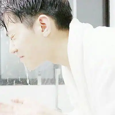 超清头像男生图片超清干净男生微信头像图片
