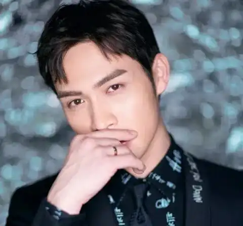 杨幂旗下的五个男艺人