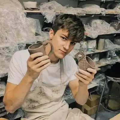 头像时间有限不要去惦记心里没我的人
