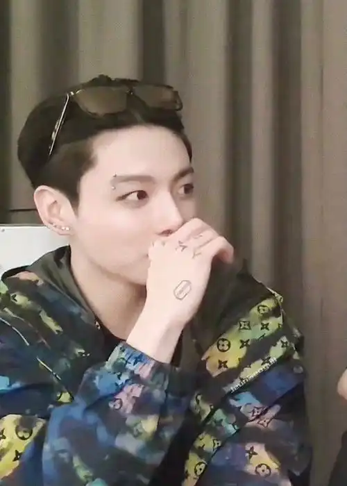 当你意外撞见田柾国的好身材bts防弹少年团田柾国jk

