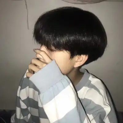 男头小猫在午睡地球在转圈
