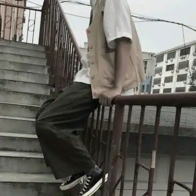 顾云曦文艺小清新真人部位男头
