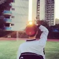学院风情侣头像两张
