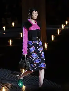 刘雯霸气开走男装周从邻家大表姐到t台女王,时髦感越来越强大