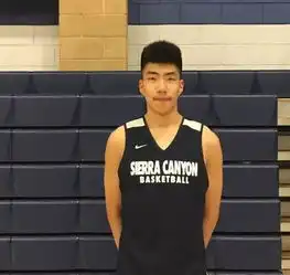 中国小姚明横空出世,出身于名门望族,16岁身高已超2米20