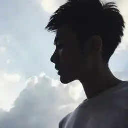 黑白的世界里不分你我之男头.
