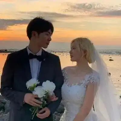 情侣头像古娜娜黑暗之神,去tm难过消失
