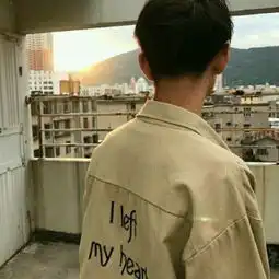 2018最潮qq头像男帅气冷酷以前追求爱情现在只喜欢钱
