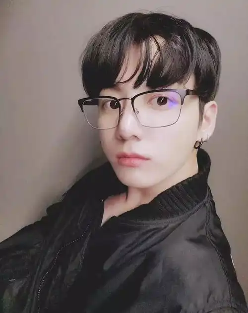 防弹少年团billboard200逆行,itzy第三支破亿mv