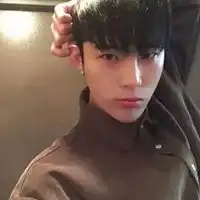 标准头像男真人正脸男人标准头像