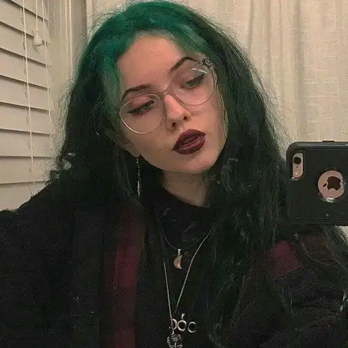 清新欧美风女生头像
