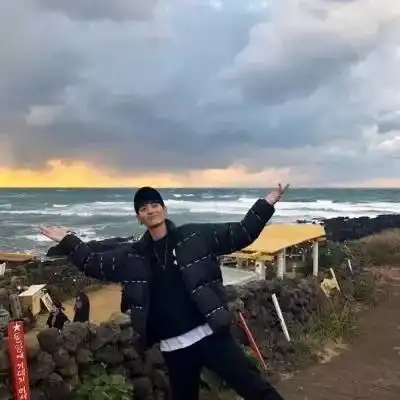 男生头像山无遮海无拦
