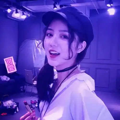 紫色超甜的女生头像,美女女生看过来
