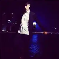 帅气男生背影头像好看的,很有风度的