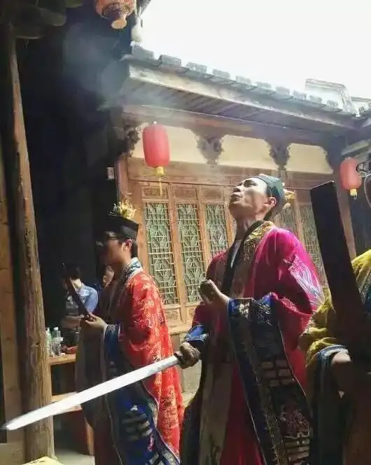 深度揭秘为什么道士做法事都要喷水