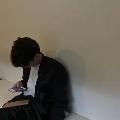 男生酷酷头像好看高清酷酷的男生头