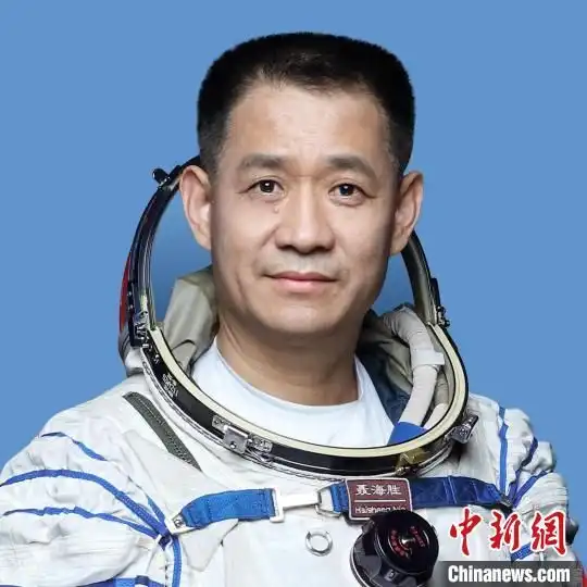 航天员聂海胜寄语上科大毕业生有责任,有担当,青春才会闪光