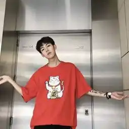男生颓废带点伤感的图片
