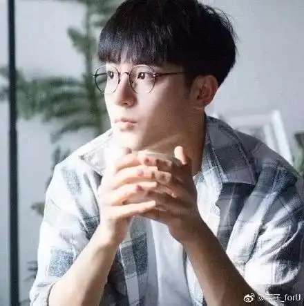 事实证明,这款发型可以让你看起来像178cm
