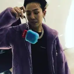 姿势男生最讨厌的这个颜色其实穿起来帅死你
