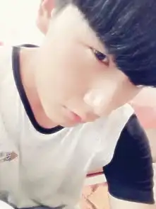 求1015张15或16岁左右的男生照片,要帅气,不要明星