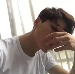 伤感图片最后还是一个人