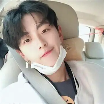 2019花美男粉嫩男生头像高清图人本来就是孤独的个体呀
