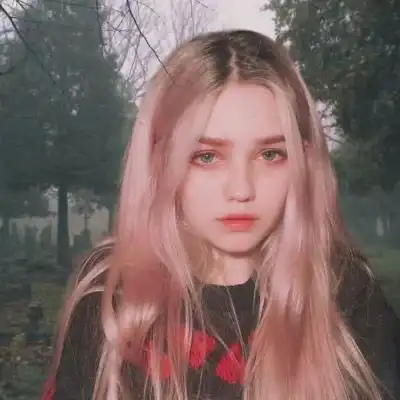 欧美风微信女生头像
