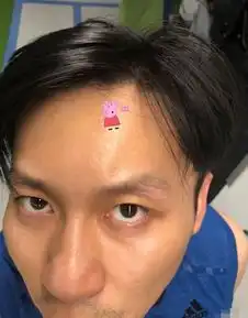 大黑牛李晨自拍撞脸邓超,范冰冰嫌弃毛孔粗大和黑头,残留头皮屑
