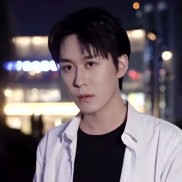 男女颠倒过来的求婚场景,是有多爱,让我有这般勇气
