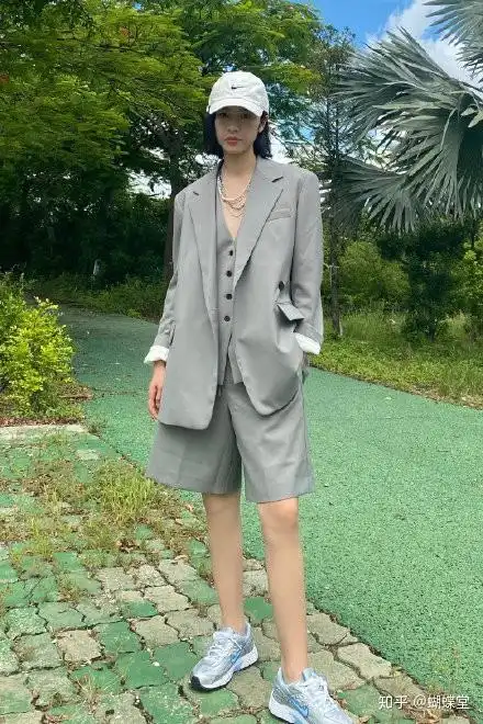 西装大户周雨彤教你如何把西装穿出大佬范