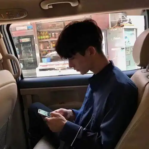 男生头像必要的时候把一些人留在昨天吧