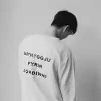 求一个看起来很孤独的头像男,谢谢