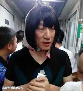 娱乐圈男扮女装的明星,第三张好美,最后三个辣眼睛
