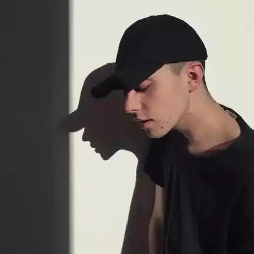独影人
