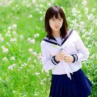 穿校服的女生可爱头像校园青葱岁月
