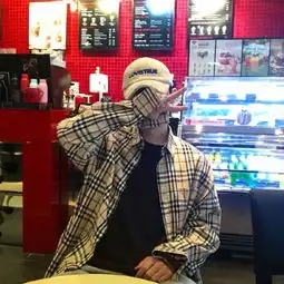 快手网红红色头像一组荧光红色系男生快手专用清晰头像
