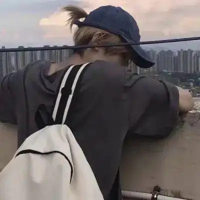 新找了一组好看的微信头像,还不错