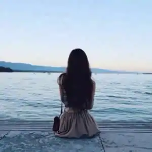 背影头像女生唯美侧脸

