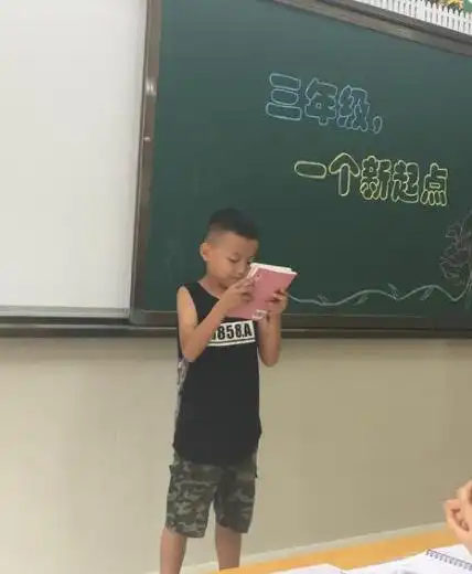 13岁男孩补钙2年,身高仍只有130cm,医生爱吃两饭难长高
