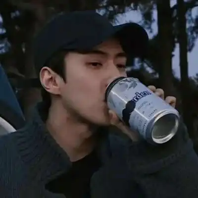 ins干净男生头像