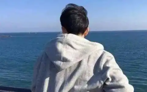 真正爱过你的男人,才会在分手后有这4个举动,不爱装不出来