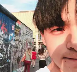 明明可以靠颜值,却偏偏要靠技术,人帅枪刚唯我伞兵