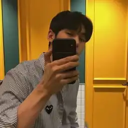 男生黄色系的微博完美个性头像
