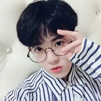 男头月光不抱你时间摧毁你qq男生头像我要个性网
