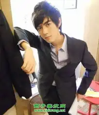 超酷男生斜刘海发型图片尽显年轻帅气