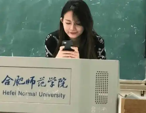 教师界的颜值巅峰,气质不输一线明星,学生调侃上课效率超级高