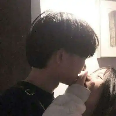 哄男朋友必备的可爱文案
